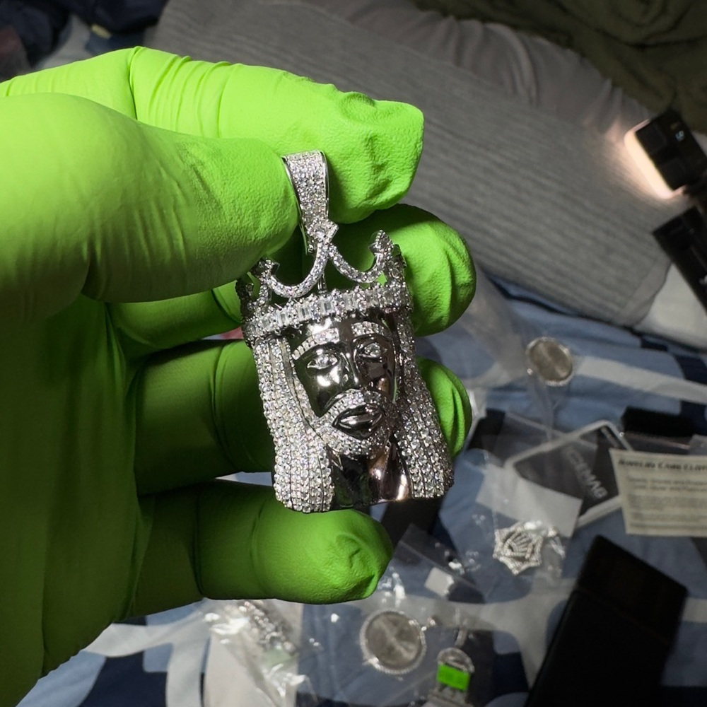 Silver Jesus Pendant with Crown 925.